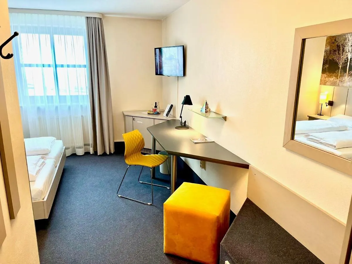 Hotel Schiller Olching 3*,